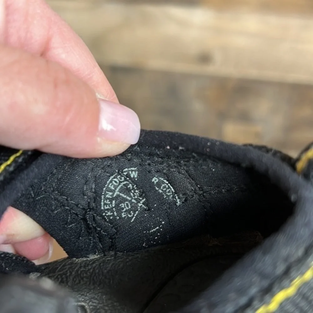 Keen black yellow
